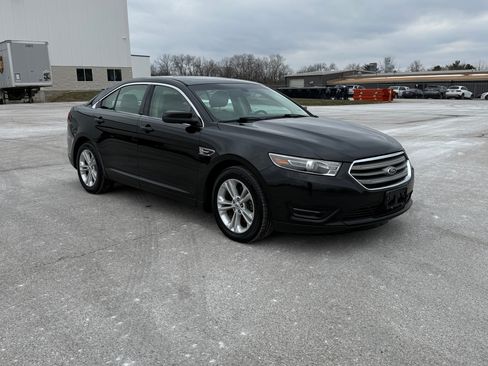 Used 2015 Ford Taurus SEL image 1