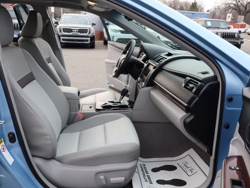 Used 2012 Toyota Camry XLE image 15