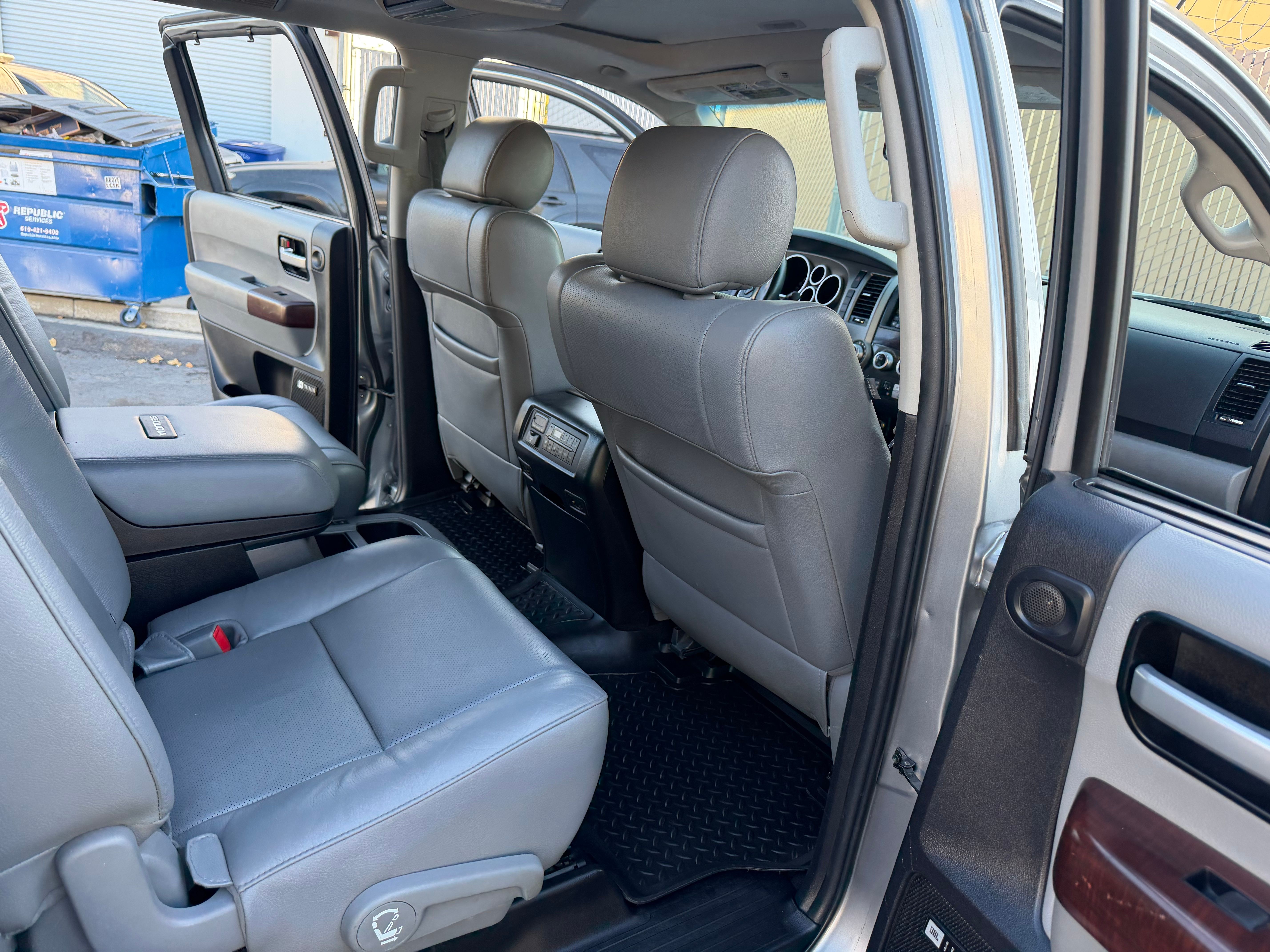 Used 2015 Toyota Sequoia Platinum AWD/4WD image 26
