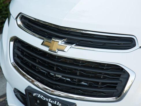 Used 2016 Chevrolet Cruze Limited LT image 14