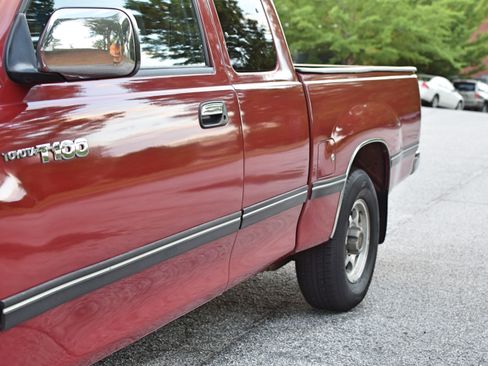 Used 1997 Toyota T100 SR5 image 12