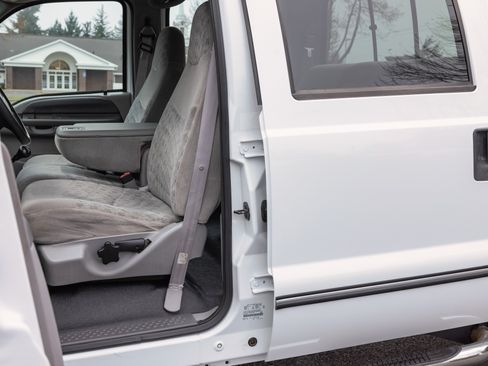 Used 1999 Ford F350 XLT image 38