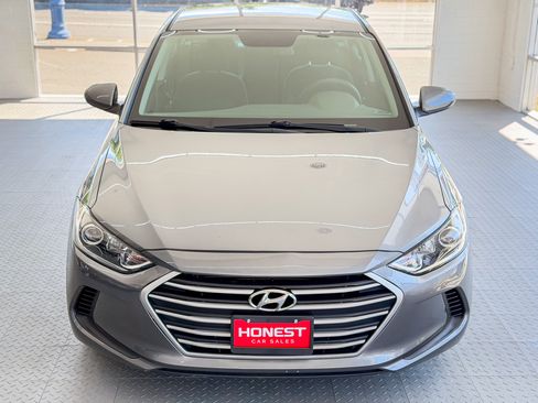 Used 2018 Hyundai Elantra Sedan FWD image 2