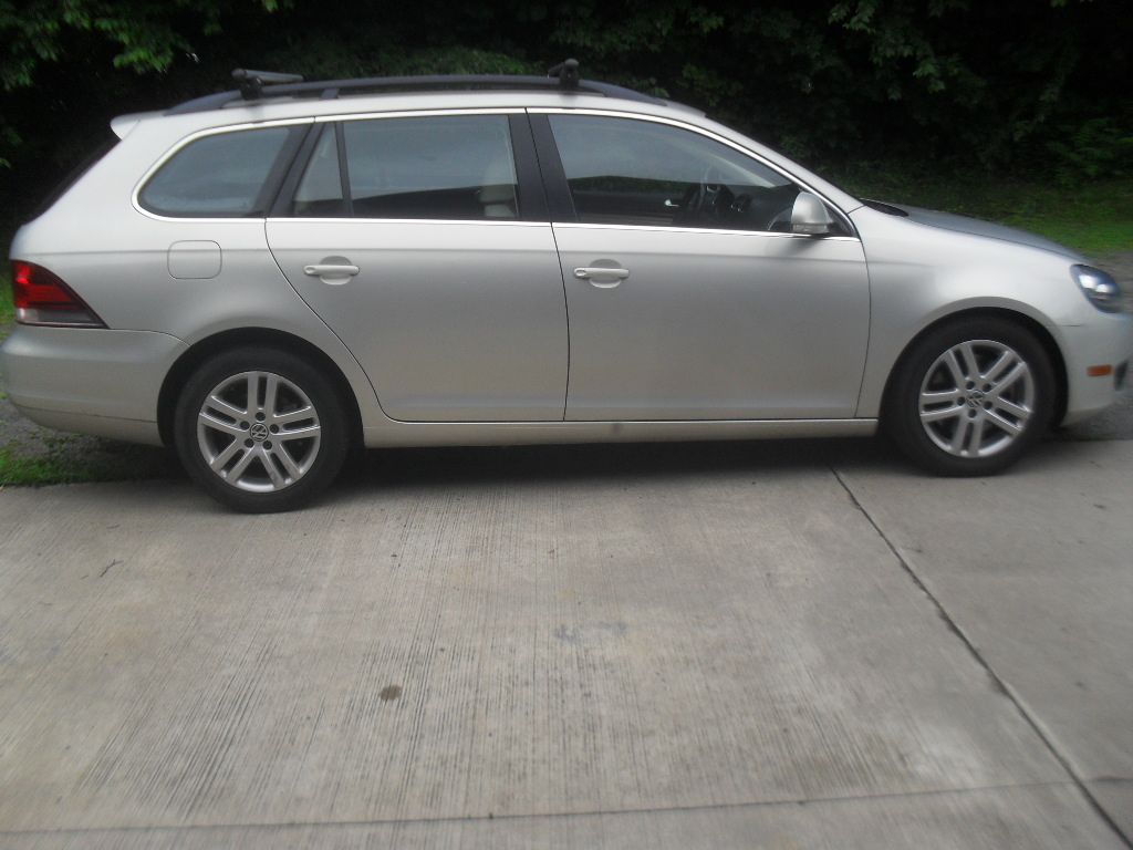 Used 2011 Volkswagen Jetta TDI SEL FWD image 3