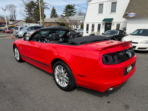 Used 2014 Ford Mustang Premium image 25