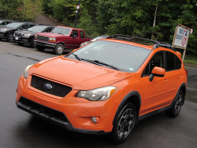 Used 2014 Subaru XV Crosstrek 2.0i Limited AWD/4WD image 1