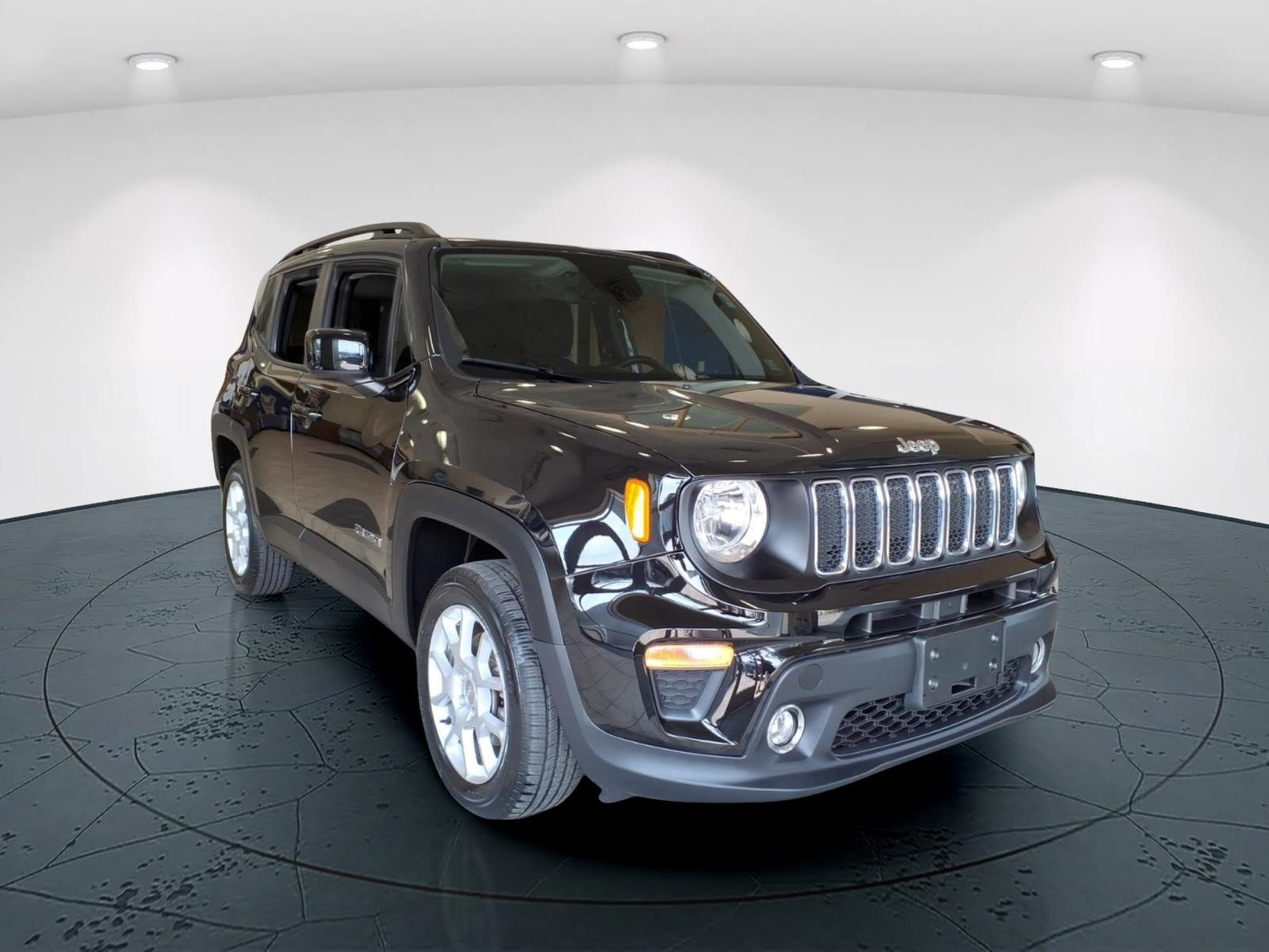 Used 2020 Jeep Renegade Latitude AWD/4WD image 1