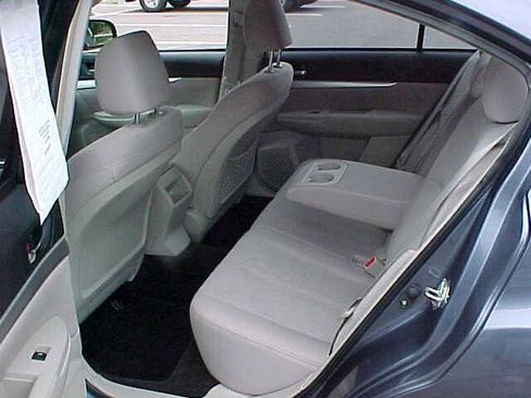 Used 2014 Subaru Legacy 2.5i image 8