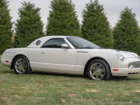 Used 2003 Ford Thunderbird image 22