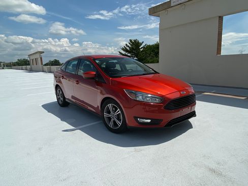 Used 2018 Ford Focus SE Sedan FWD image 11