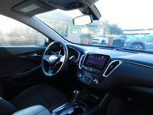 Used 2019 Chevrolet Malibu LT image 24