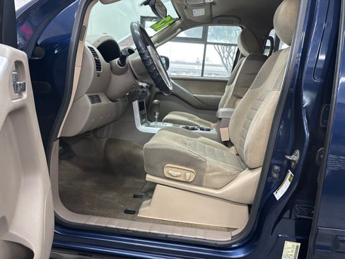 Used 2012 Nissan Pathfinder SV image 11