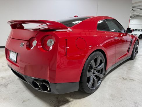 Used 2010 Nissan GT-R Premium AWD/4WD image 5
