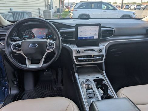 Used 2022 Ford Explorer XLT image 9