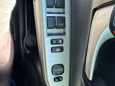 Used 2014 Toyota Camry FWD image 16
