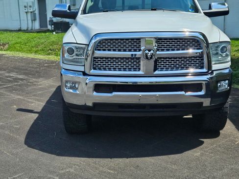 Used 2014 RAM 2500 4x4 Crew Cab Laramie image 3