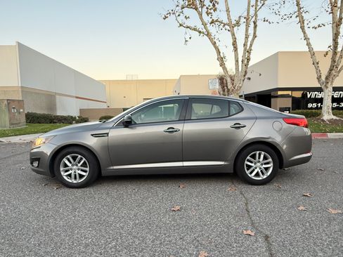 Used 2012 Kia Optima LX image 8