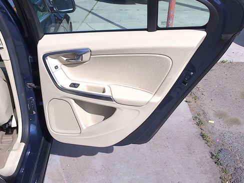 Used 2012 Volvo S60 T5 image 12