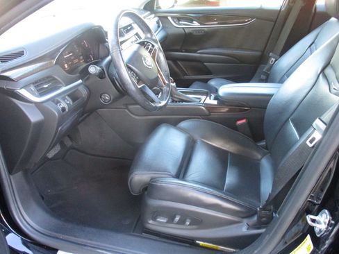 Used 2014 Cadillac XTS Luxury image 4