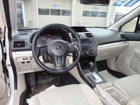 Used 2013 Subaru XV Crosstrek 2.0i Premium image 8