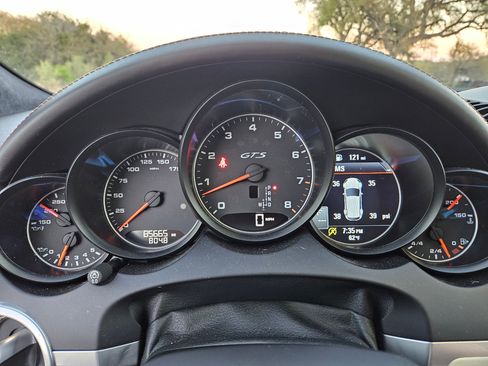 Used 2018 Porsche Cayenne GTS image 11