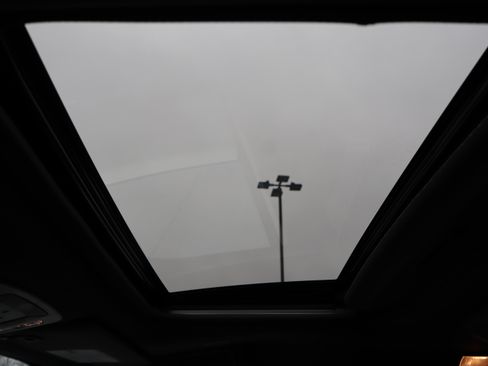 Used 2024 Toyota Sienna Platinum image 35