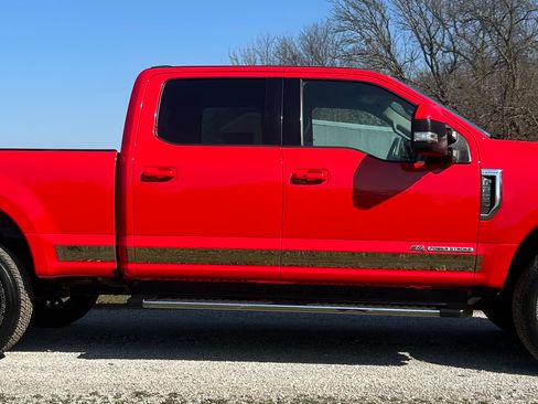 Used 2020 Ford F250 Lariat image 3