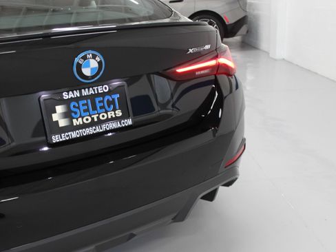 Used 2024 BMW i4 xDrive40i image 9