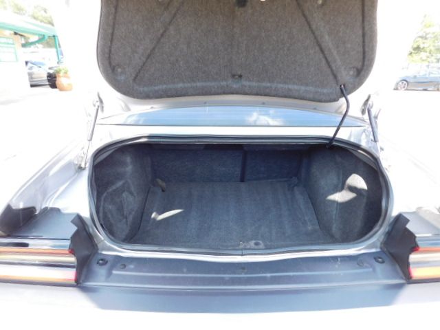 Used 2015 Dodge Challenger SXT RWD image 7