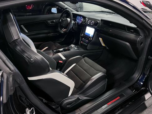 Used 2021 Ford Mustang Shelby GT500 w/ Carbon Fiber Track Pack image 26