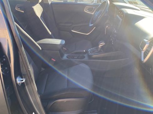 Used 2024 Kia Soul LX image 11