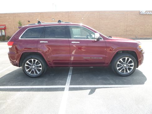 Used 2018 Jeep Grand Cherokee 4WD Overland image 5