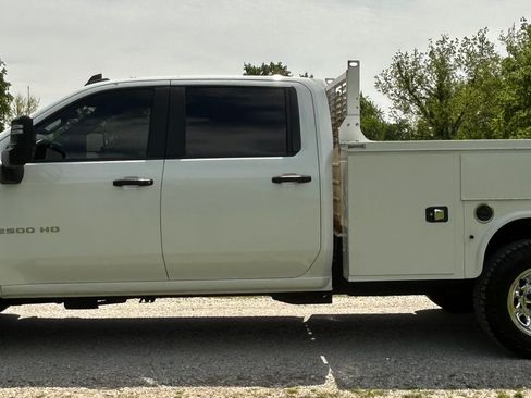 Used 2022 Chevrolet Silverado 2500 4x4 Crew Cab W/T image 9