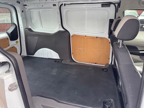 Used 2019 Ford Transit Connect XLT image 5