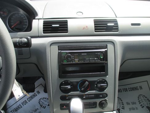 Used 2005 Ford Five Hundred SE AWD image 4