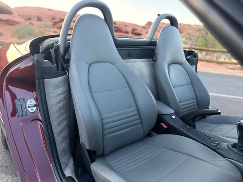 Used 2000 Porsche Boxster RWD image 21