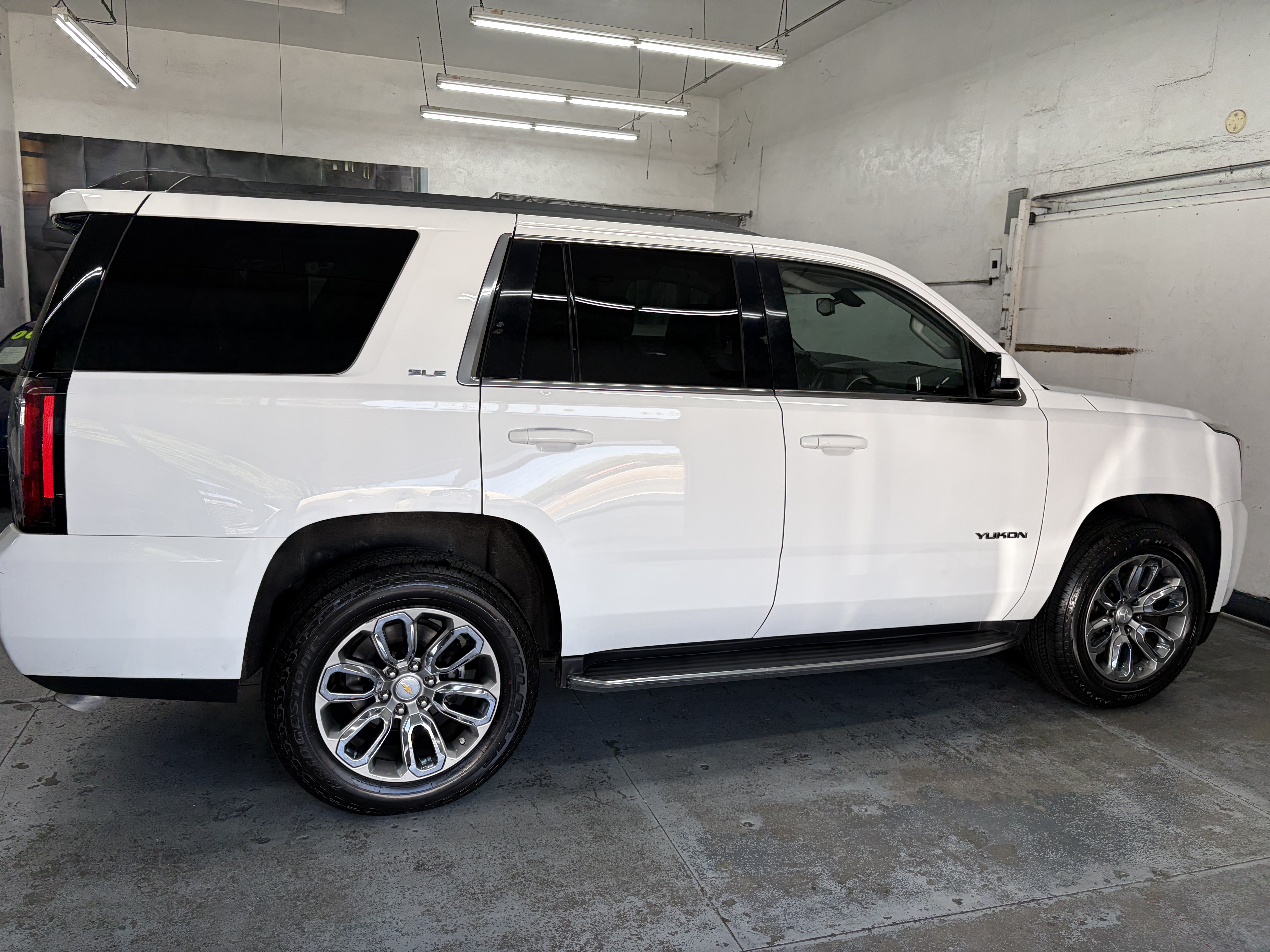 Used 2018 GMC Yukon 2WD SLE image 7