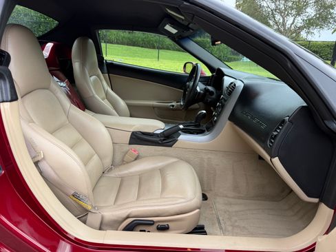 Used 2006 Chevrolet Corvette Convertible RWD image 27