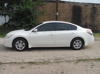 Used 2010 Nissan Altima image 1