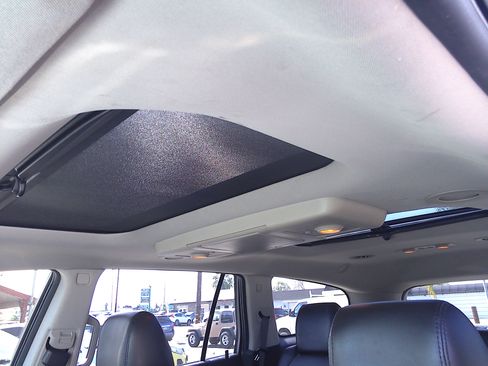 Used 2012 Buick Enclave Premium image 35