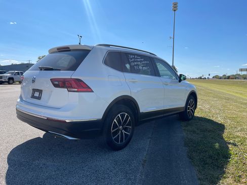 Used 2021 Volkswagen Tiguan SE image 4