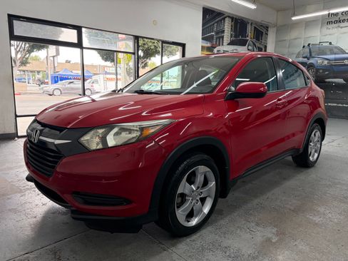 Used 2016 Honda HR-V FWD LX image 2