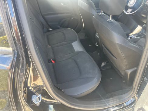 Used 2018 Jeep Renegade Sport image 8