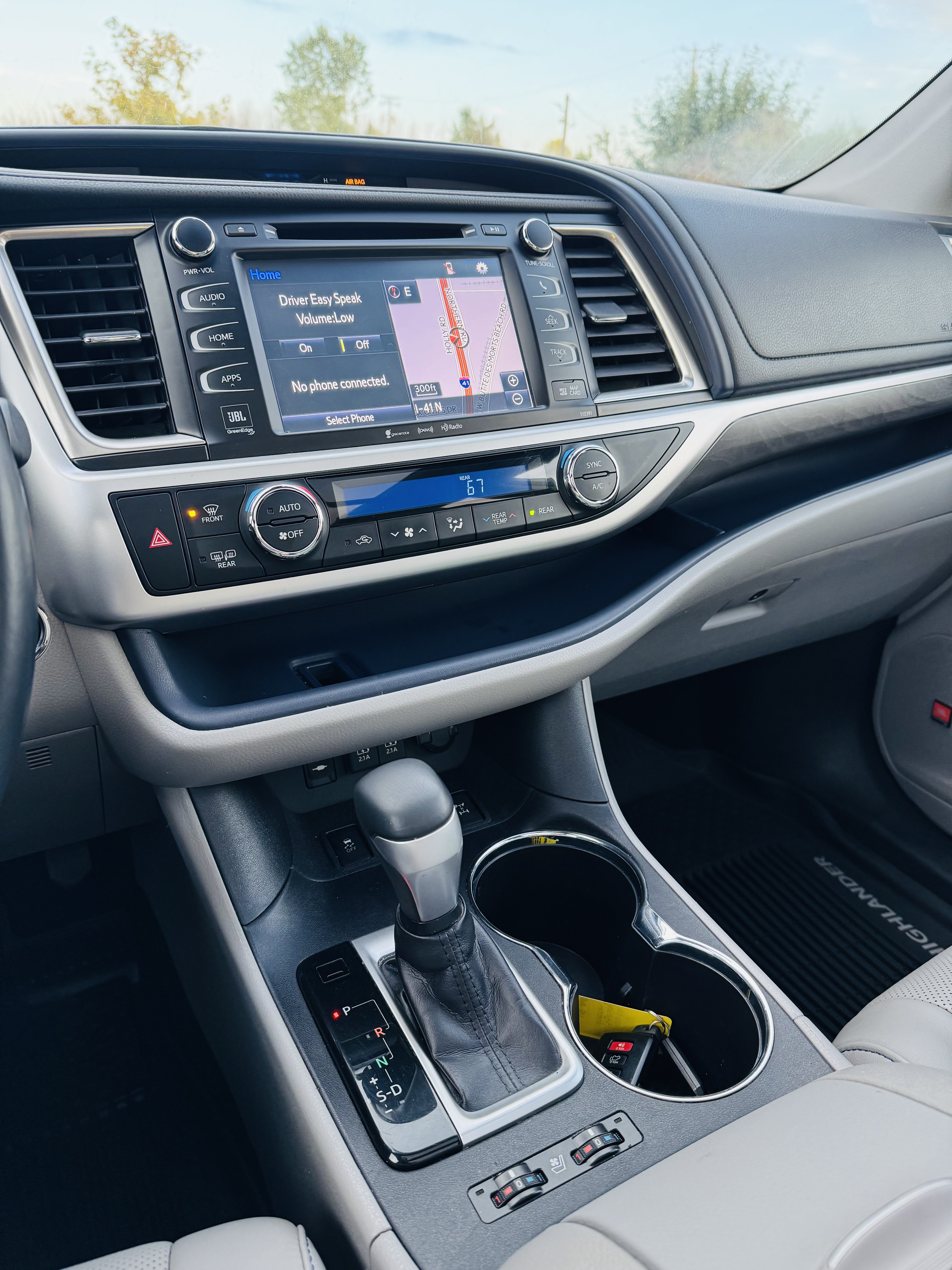 Used 2019 Toyota Highlander AWD Limited Platinum image 14