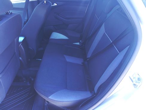 Used 2014 Ford Focus SE Hatchback FWD image 8
