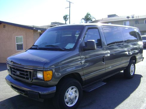 Used 2007 Ford E-350 and Econoline 350 image 3