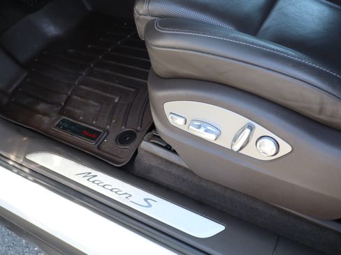 Used 2015 Porsche Macan S image 19