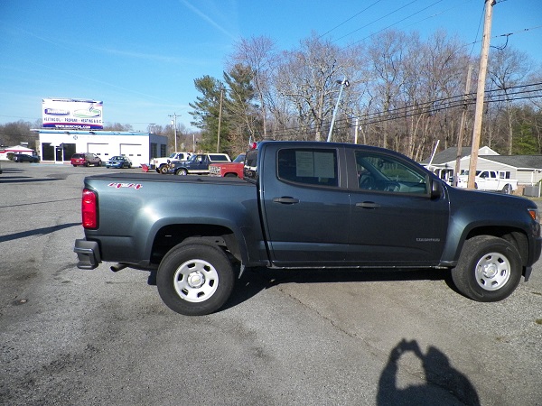 Used 2019 Chevrolet Colorado LT AWD/4WD image 2