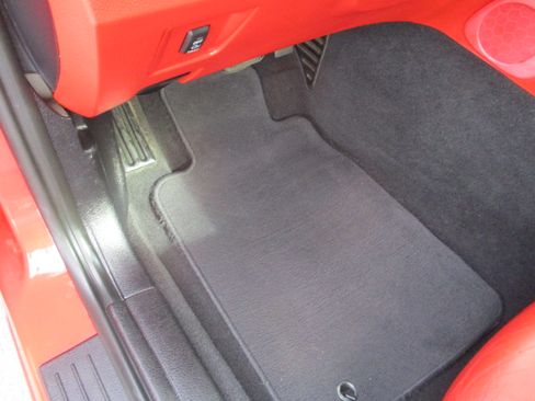 Used 2004 Ford Thunderbird LX image 19