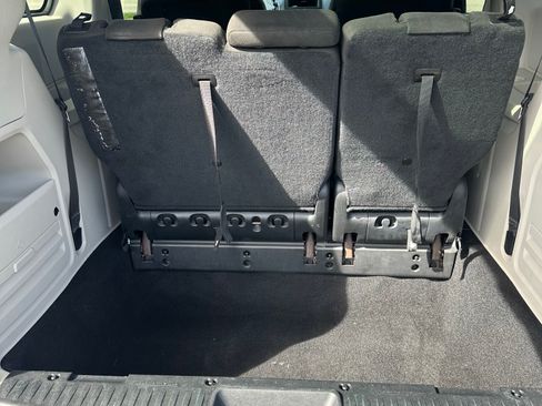 Used 2015 Dodge Grand Caravan SE image 9